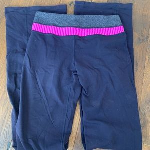 Navy Lululemon wunder under pants sz 6